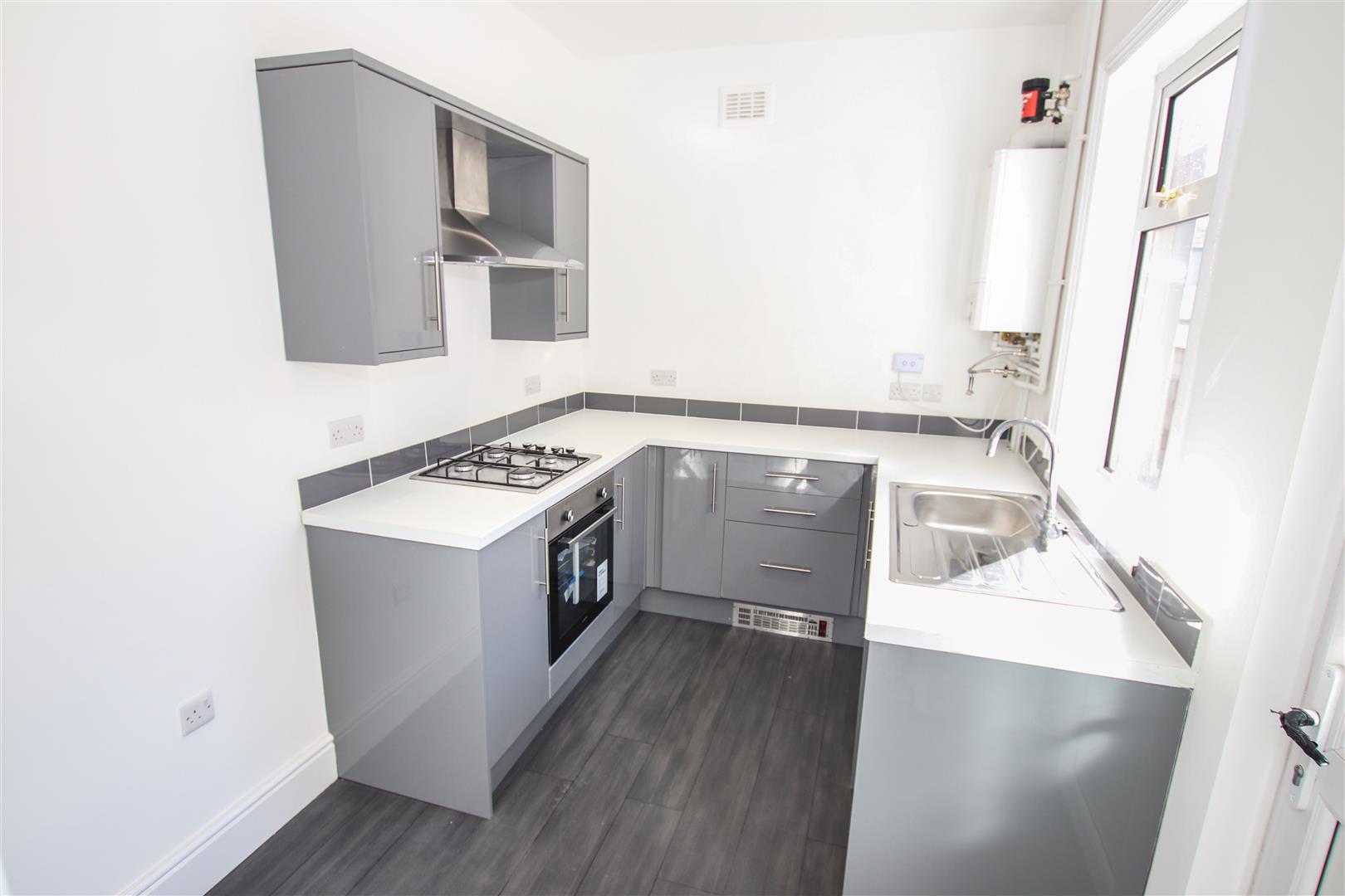LUXURY NEW FITTED KITCHEN